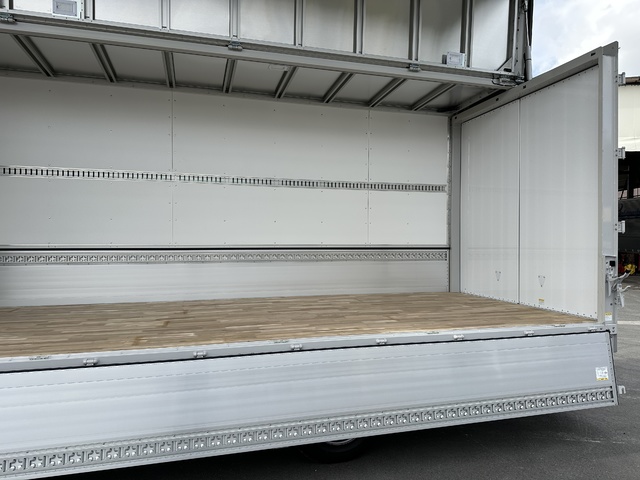 中古 【1078万円】三菱ふそう ウイング 4トン(中型) R7年 2KG-FK65Fの内装