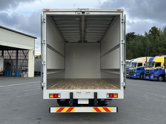 中古 【1078万円】三菱ふそう ウイング 4トン(中型) R7年 2KG-FK65Fの内装