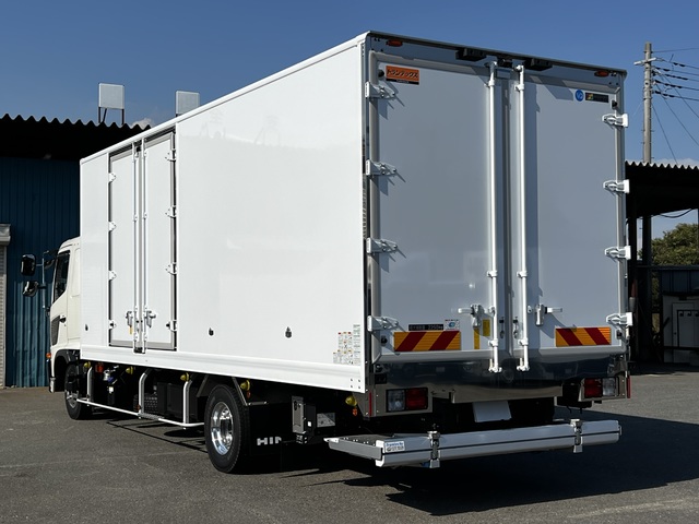 中古 日野 冷凍バン 4トン(中型) R7年 2PG-FD2ABGの外装