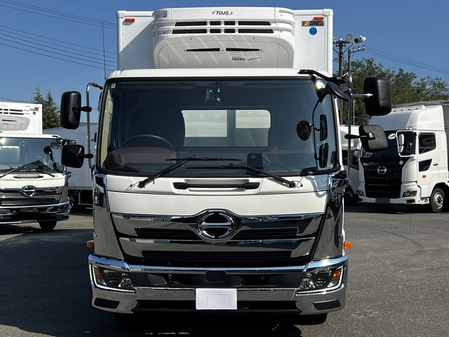 中古 日野 冷凍バン 4トン(中型) R7年 2PG-FD2ABGの外装