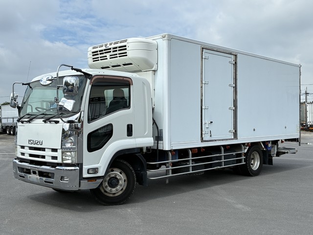 H25年 増トン（積載6.6ｔ） 冷凍バン 格納パワーゲート付き 東プレ低温 6200ワイド 床アルミ縞板 リアエアサス サイド扉付き 6速マニュアル いすゞフォワード スタンバイ付き 車検付き アルミホイール