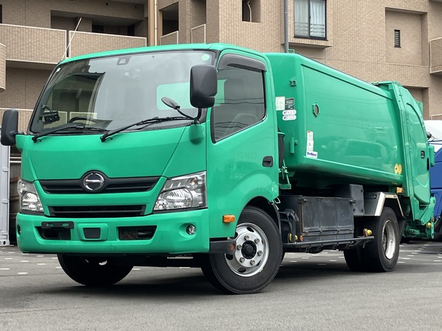 【近日入庫予定】H30年新明和巻き込み 7.3㎥ パッカー車 ワイド幅汚水タンク 連続スイッチ 計量器付 6MT 日野 デュトロ