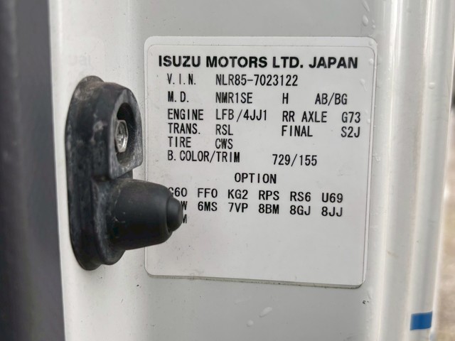 中古 いすゞ 平ボディー 2トン(小型) H28年 TRG-NLR85ARの外装