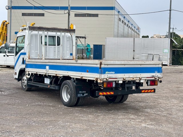 中古 いすゞ 平ボディー 2トン(小型) H28年 TRG-NLR85ARの外装