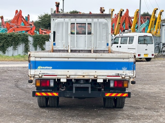 中古 いすゞ 平ボディー 2トン(小型) H28年 TRG-NLR85ARの外装