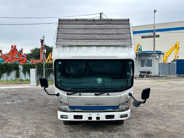 中古 いすゞ 平ボディー 2トン(小型) H28年 TRG-NLR85ARの外装