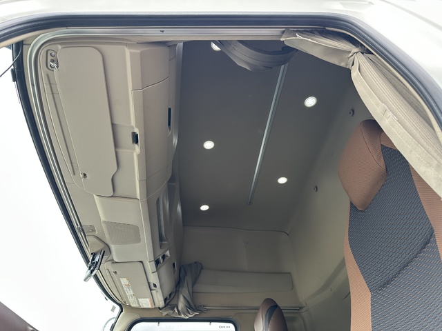 中古 日野 ウイング 大型 R3年 2DG-FW1AHGの内装