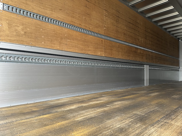 中古 日野 ウイング 大型 R3年 2DG-FW1AHGの内装