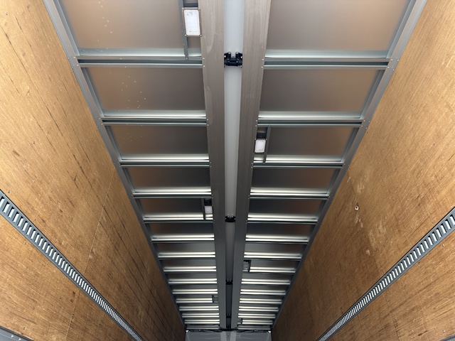 中古 日野 ウイング 大型 R3年 2DG-FW1AHGの内装