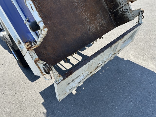 中古 【396万円】日野 ダンプ 2トン(小型) R2年 2RG-XZU600Tの内装
