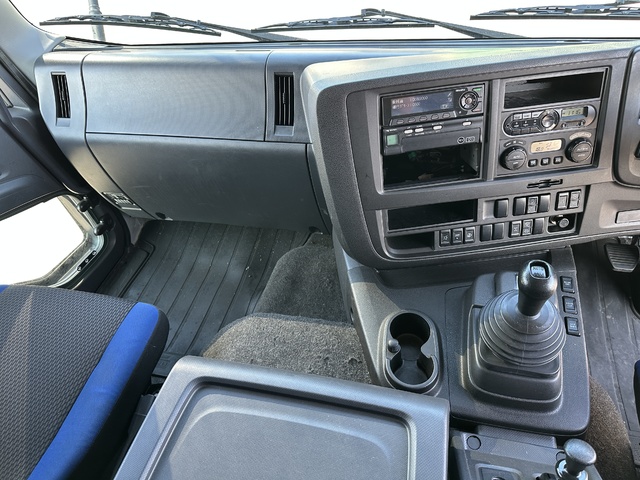 中古 【495万円】いすゞ ウイング 大型 H30年 2PG-CYJ77Cの内装