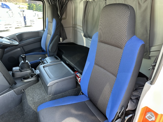 中古 【495万円】いすゞ ウイング 大型 H30年 2PG-CYJ77Cの内装