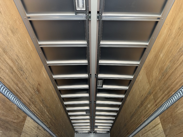 中古 【495万円】いすゞ ウイング 大型 H30年 2PG-CYJ77Cの内装