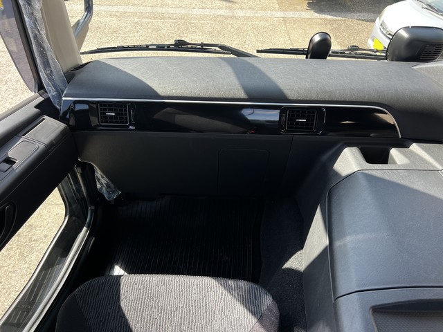 中古 三菱ふそう トレーラーヘッド (トラクターヘッド) 大型 R7年 2PG-FP84HDRの内装