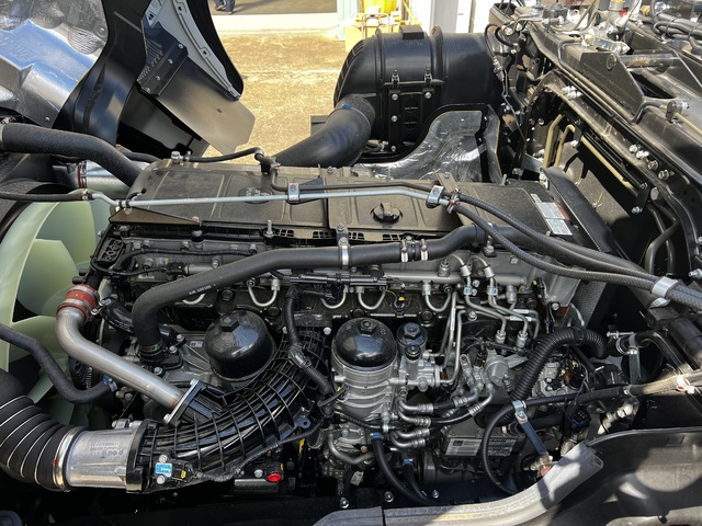 中古 三菱ふそう トレーラーヘッド (トラクターヘッド) 大型 R7年 2PG-FP84HDRの部品