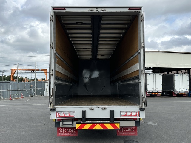 中古 いすゞ ウイング 大型 R3年 2PG-CYJ77Cの内装