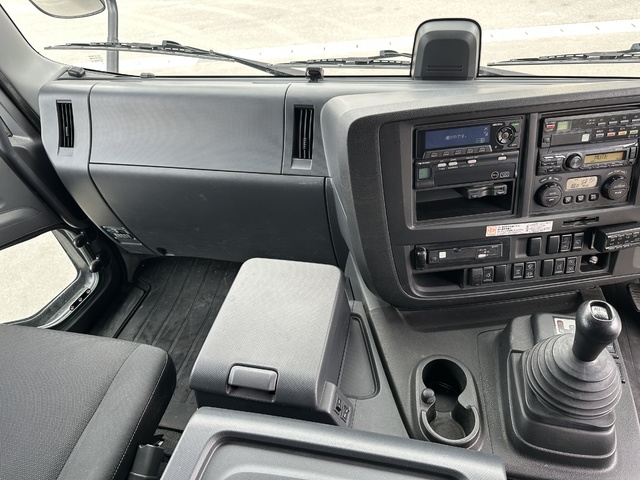 中古 いすゞ ウイング 大型 R3年 2PG-CYJ77Cの内装