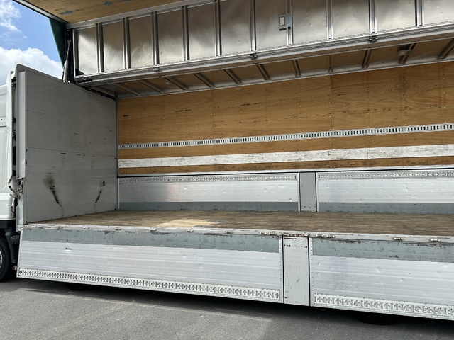 中古 いすゞ ウイング 大型 R3年 2PG-CYJ77Cの内装