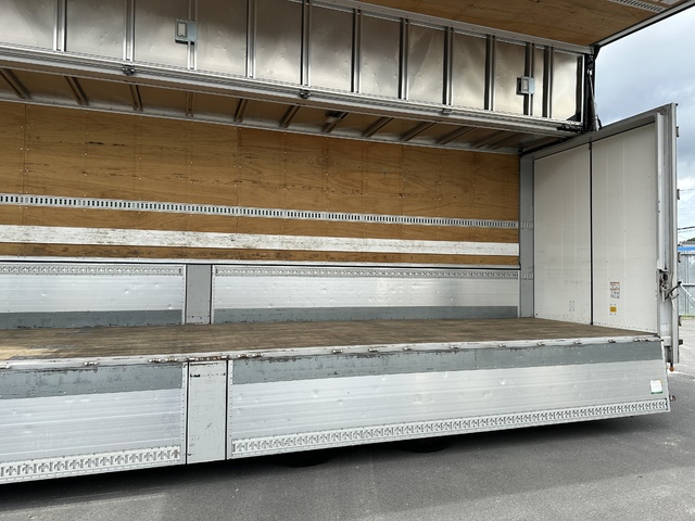 中古 いすゞ ウイング 大型 R3年 2PG-CYJ77Cの内装