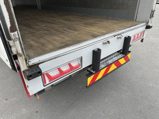 中古 いすゞ ウイング 大型 R3年 2PG-CYJ77Cの内装