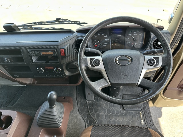中古 【682万円】日野 ウイング 4トン(中型) R3年 2PG-FD2ABGの内装