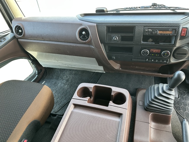 中古 【682万円】日野 ウイング 4トン(中型) R3年 2PG-FD2ABGの内装