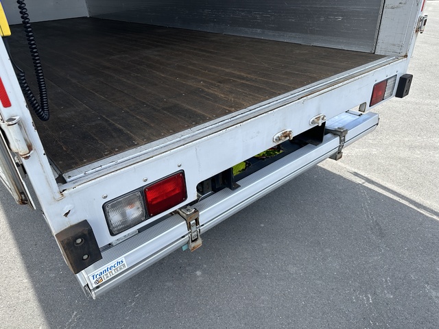 中古 【682万円】日野 ウイング 4トン(中型) R3年 2PG-FD2ABGの内装