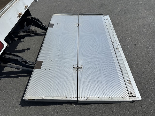 中古 【682万円】日野 ウイング 4トン(中型) R3年 2PG-FD2ABGの部品