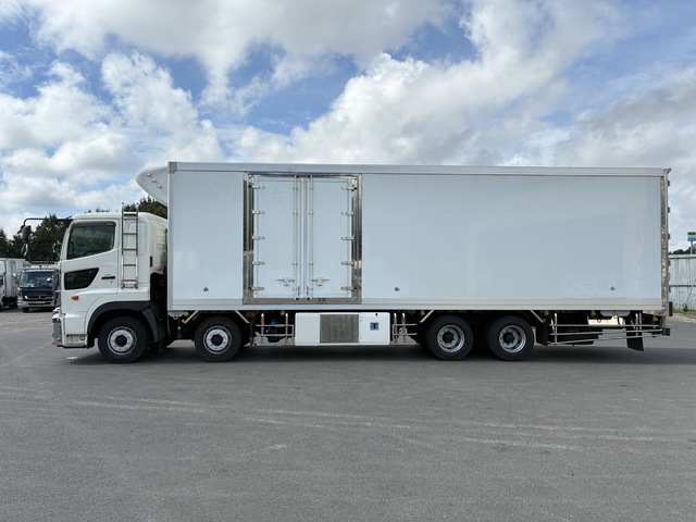 中古 【1,705万円】日野 冷凍バン 大型 H30年 2DG-FW1AHGの外装