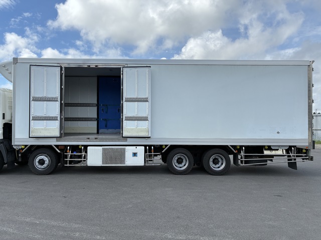 中古 【1,705万円】日野 冷凍バン 大型 H30年 2DG-FW1AHGの外装
