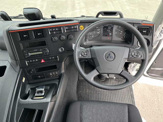 中古 【1,958万円】三菱ふそう ウイング 大型 R6年 2PG-FS84VZの内装
