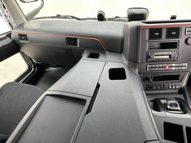 中古 【1,958万円】三菱ふそう ウイング 大型 R6年 2PG-FS84VZの内装