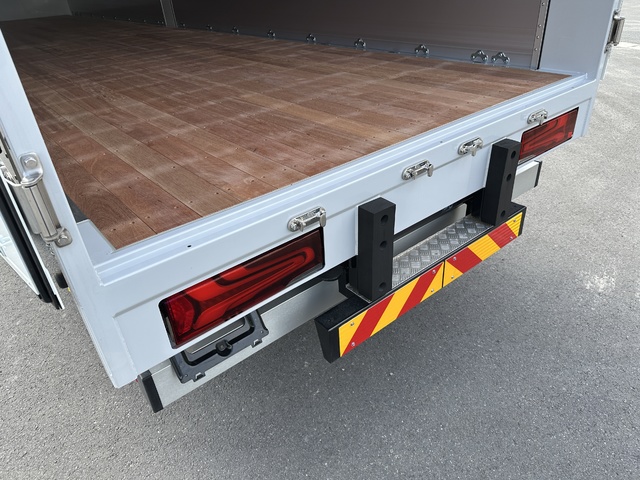 中古 【1,958万円】三菱ふそう ウイング 大型 R6年 2PG-FS84VZの内装