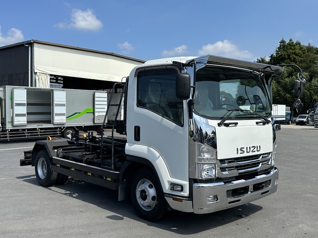 中古 【880万円】いすゞ アームロール 4トン(中型) R3年 2RG-FRR90S2の外装