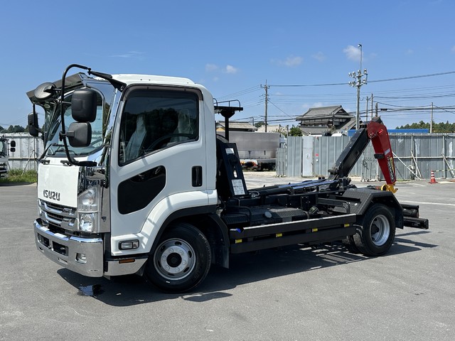 中古 【880万円】いすゞ アームロール 4トン(中型) R3年 2RG-FRR90S2の外装