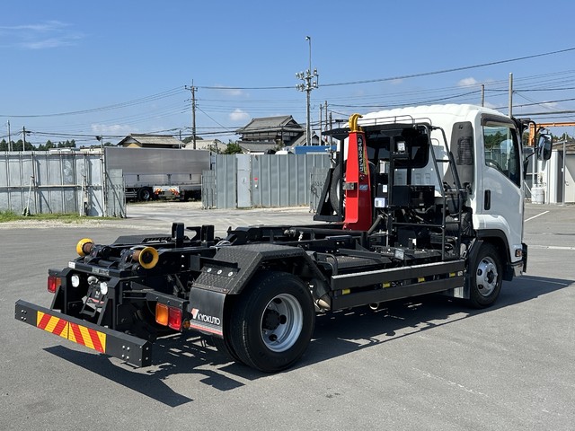 中古 【880万円】いすゞ アームロール 4トン(中型) R3年 2RG-FRR90S2の外装