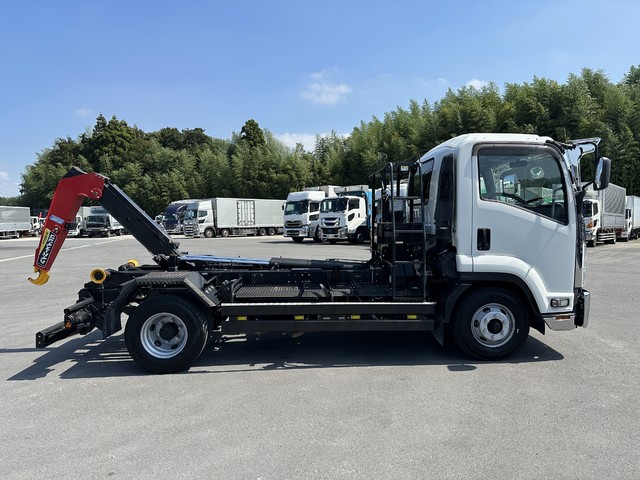 中古 【880万円】いすゞ アームロール 4トン(中型) R3年 2RG-FRR90S2の外装
