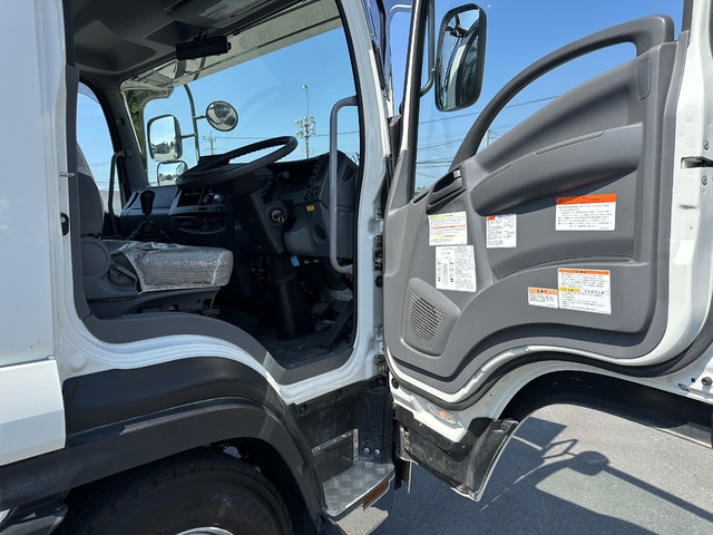中古 【880万円】いすゞ アームロール 4トン(中型) R3年 2RG-FRR90S2の内装