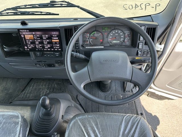 中古 【880万円】いすゞ アームロール 4トン(中型) R3年 2RG-FRR90S2の内装