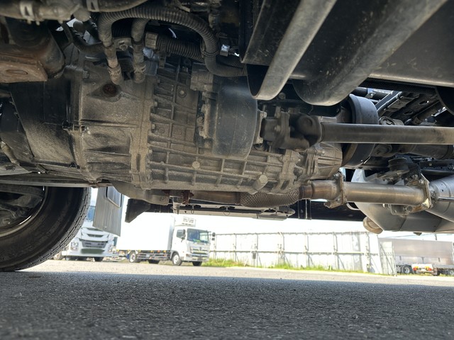 中古 【880万円】いすゞ アームロール 4トン(中型) R3年 2RG-FRR90S2の部品