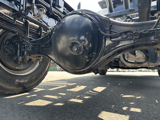 中古 【880万円】いすゞ アームロール 4トン(中型) R3年 2RG-FRR90S2の部品