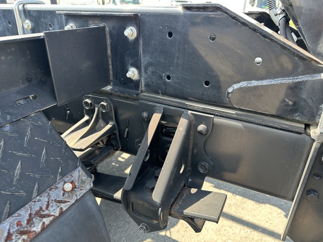 中古 【880万円】いすゞ アームロール 4トン(中型) R3年 2RG-FRR90S2の部品