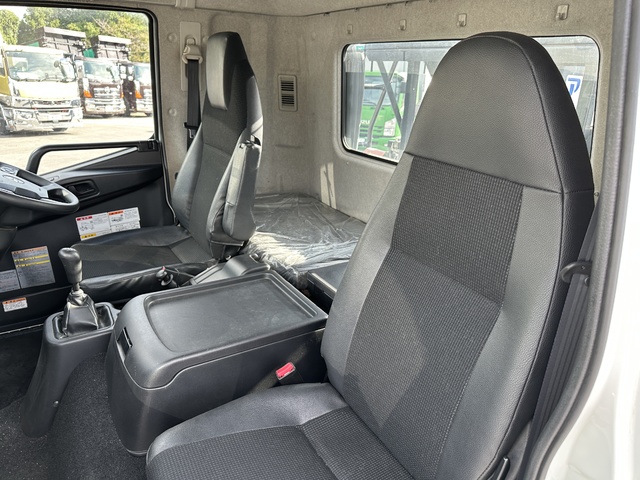 中古 【880万円】三菱ふそう アームロール 4トン(中型) R3年 2KG-FK62Fの内装