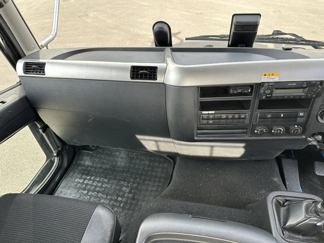 中古 【880万円】三菱ふそう アームロール 4トン(中型) R3年 2KG-FK62Fの内装