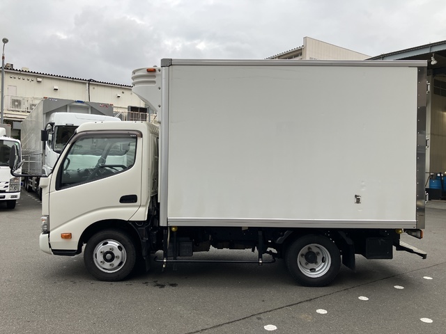 中古  冷凍バン 2トン(小型) R1年 TKG-XZC605の外装