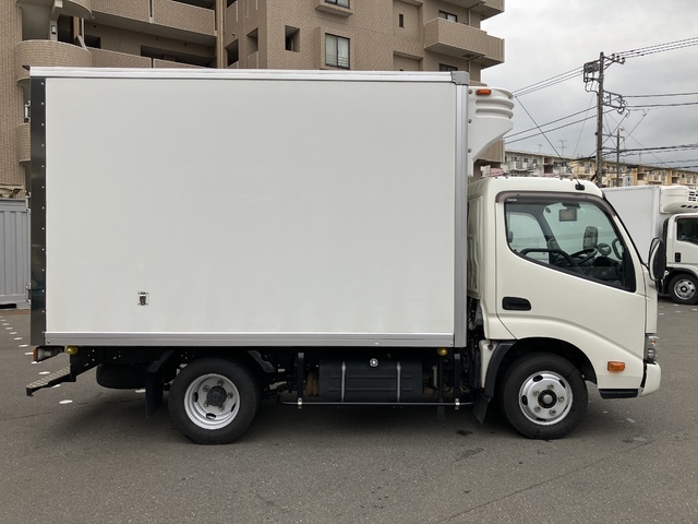中古  冷凍バン 2トン(小型) R1年 TKG-XZC605の外装