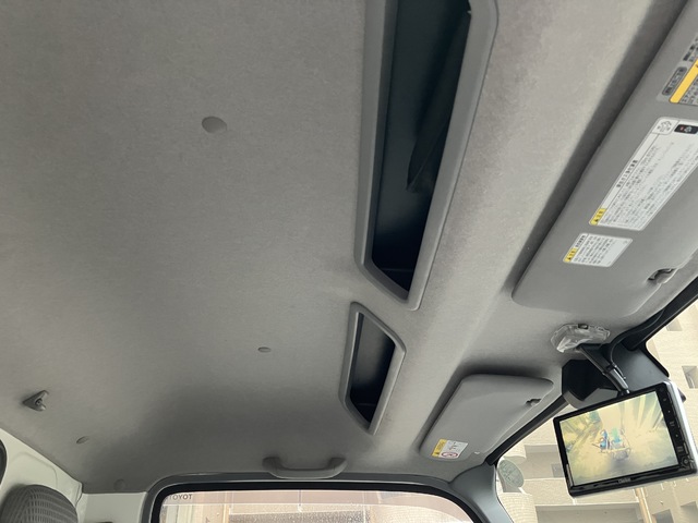 中古  冷凍バン 2トン(小型) R1年 TKG-XZC605の内装