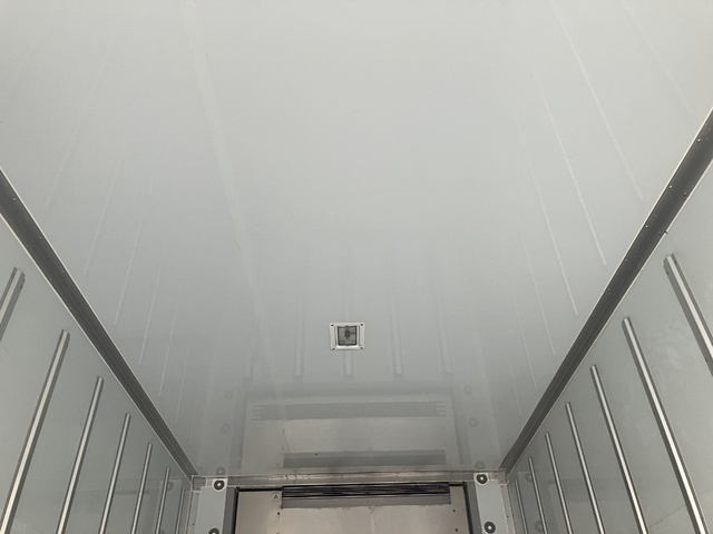 中古  冷凍バン 2トン(小型) R1年 TKG-XZC605の内装