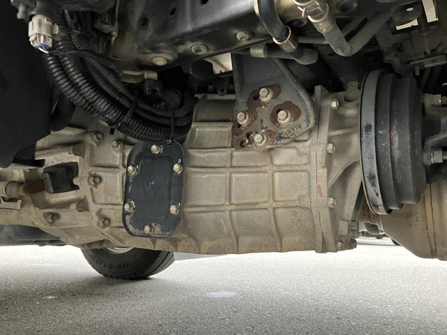 中古  冷凍バン 2トン(小型) R1年 TKG-XZC605の部品