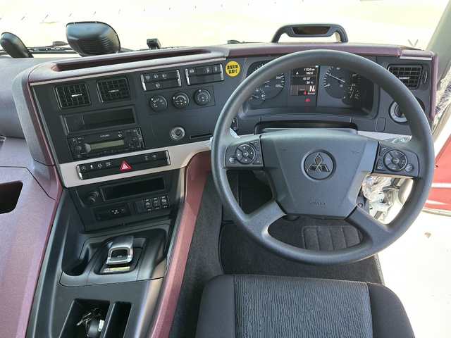 中古 【1,958万円】三菱ふそう ウイング 大型 R6年 2PG-FS84VZの内装